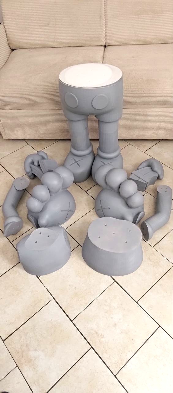 Kaws 1m40